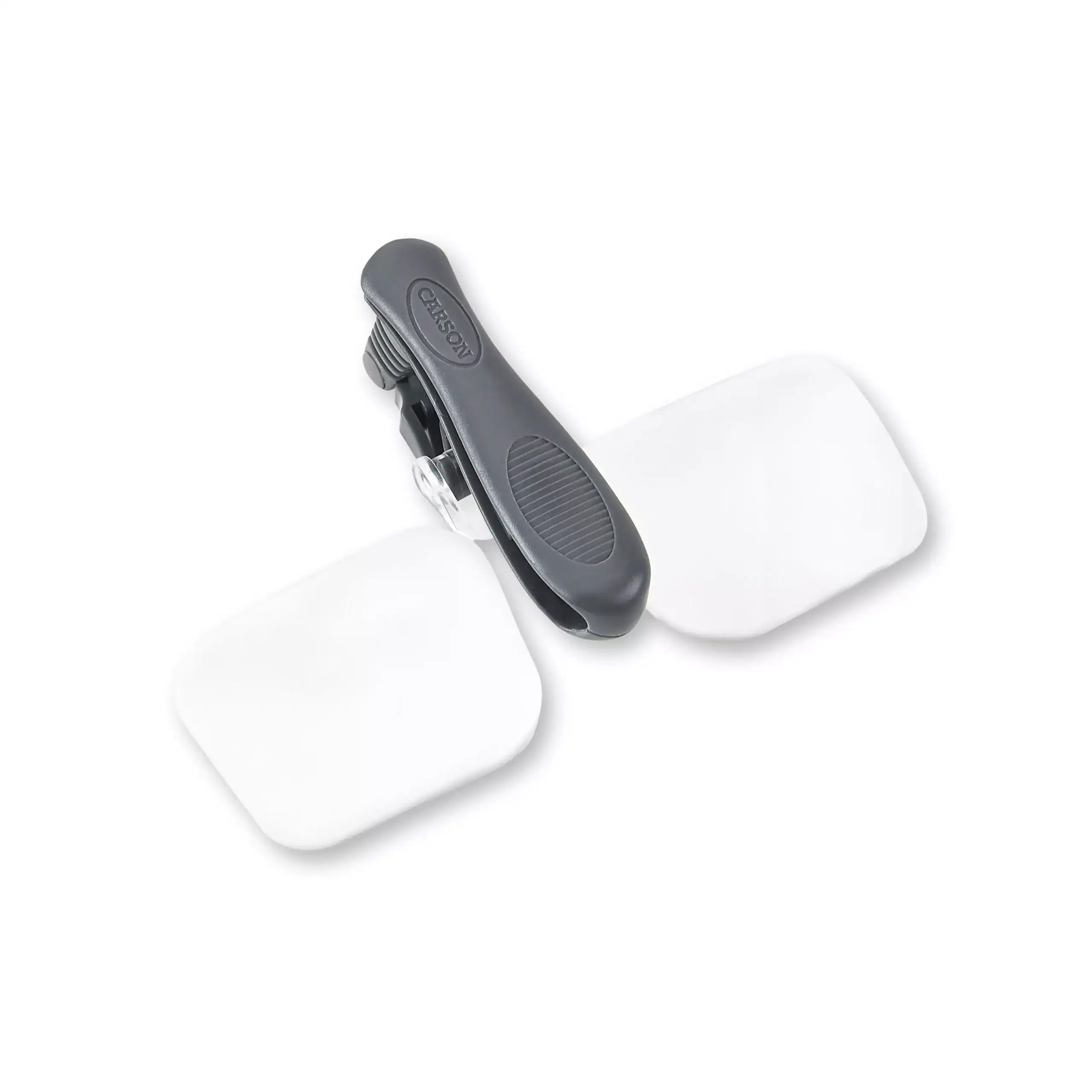Black and white Carson VM-10 lupa con clip para gorra manos libres, Serie VisorMag™ 1.75x abatible para pesca y baja visión, con dos lentes rectangulares blancos y mango negro, vista desde arriba sobre fondo blanco.